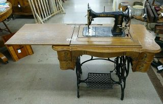 1886 Davis Sewing Machine With Oak Cabinet Manufactured Dayton Ohio