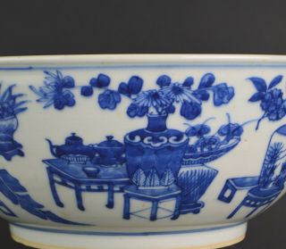 A 19TH CENTURY CHINESE PORCELAIN LARGE BOWL WITH PRECIOUS OBJECTS 2
