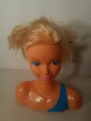 Vintage 1976 Mattel Barbie Styling Head Makeover Hair Salon Blonde Doll