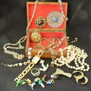 Jewellery Box Of Costume Jewellery Vintage Wearable / Repair Brooch Beads Watch