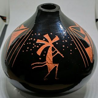 Vtg Signed Alvin Navajo Native American Art Pottery Kokopelli Etched Bulb Vase
