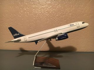 Jetblue Airbus A320 1:100 Scale Model - Unknown Maker - Pacmin?