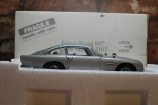 Danbury 1/24 Scale James Bond Aston Martin Db5 No Title