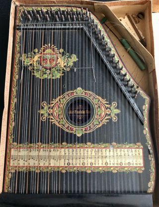 Antique Vintage Guitar Mandolin Banjo Zither String Instrument