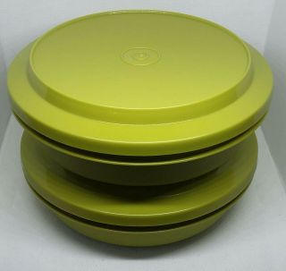 Vintage Tupperware Set Of 2 Green Seal N Serve 1206 Bowls And Matching 1207 Lids