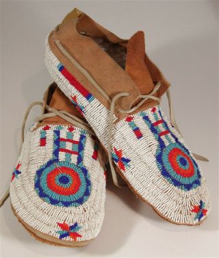 1960s Pair Native American Cheyenne Indian Bead Decorated Hide Moccasins Beaded