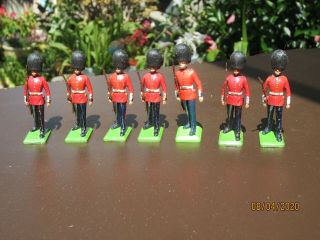 (7) Vintage Britian Ltd/ Grenadier Guards Soldiers/ Lead Diecast Figures