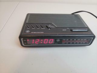 Vintage Ge General Electric Model No 7 - 4614a Digital Alarm Clock Radio B1