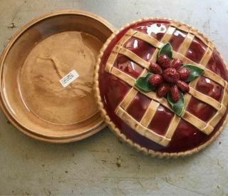 Vintage Ceramic Raspberries/strawberries Leaves Lattice Pie Keeper Cover Lid