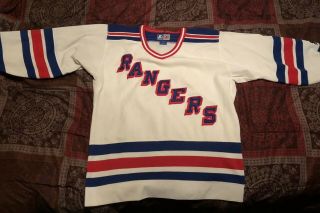 Vintage Starter York Rangers Nhl Jersey Size Medium Sewn Logo Pre - Owned