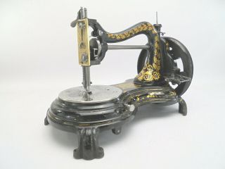Antique Jones ' Serpentine ' Hand Sewing Machine w/ Carry Case 2