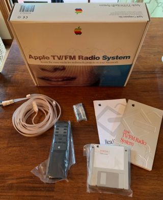 VINTAGE - Apple TV/FM Radio System 1996 3