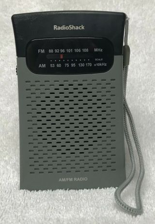 Vintage Radio Shack Cat.  No.  12 - 586 Am / Fm Pocket Transistor Radio