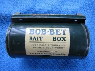Vintage Fishing Bob - Bet Bait Box Beaver Wi Just Half A Turn & There 