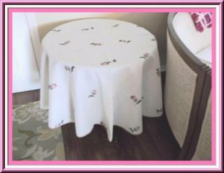 Vintage Round Print Tablecloth With Lovely Pink Rose Buds - Pristine