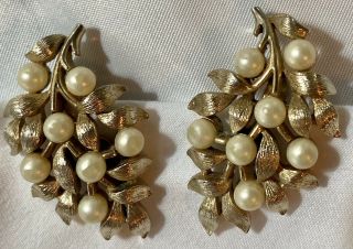Vintage Crown Trifari Gold Tone Faux Pearl Leaf Clip Earrings