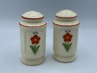 Vintage Universal Pottery Usa Cambridge Oh Red Blue Flowers Salt Pepper Shakers