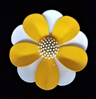 Vintage Crown Trifari Daisy Flower Brooch