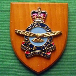 Old Rcaf Raf Royal Canadian Air Force Station Squadron Crest Shield Plaque