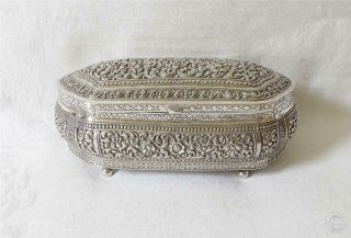 V Finely Decorated Antique 19th Century Indian Kashmiri Kutch Silver Casket 319g