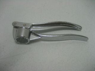 Vintage Chrome Plated Metal Kitchen Garlic Squeezer Press Made In Taiwan
