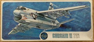 Airfix L.  T.  V A - 7 D/e Corsair Ii - 1/72 Scale - Vintage 1973 Kit