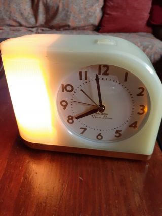 Vintage Big Ben Moon Beam Yellow Lighted Alarm Clock Great.  43000