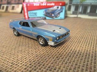 Auto World Vintage Muscle 1972 Ford Mustang Mach 1 1/64 Diecast Rubber Tires