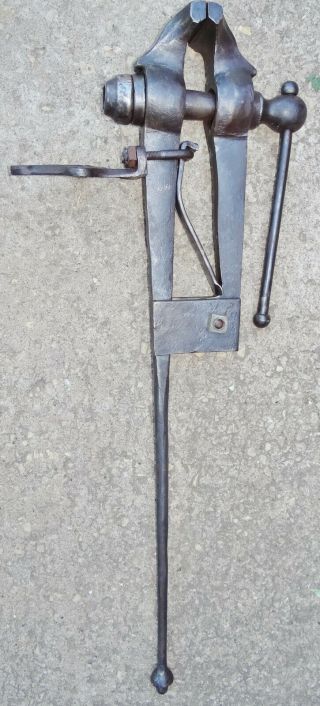 The Columbian Leg Post Stump Vise 4 1/16 " Jaws 40 Lbs Blacksmith Tool Antique