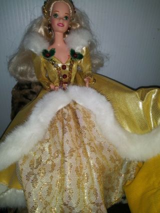 Mattel Barbie Happy Holidays 1994 Special Edition Christmas Doll Gold Gown Nib