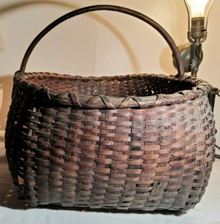 VERY LARGE ANTIQUE WOVEN PICNIC BASKET WITH HANDLE OLD BUT 2