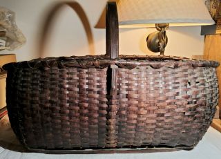 VERY LARGE ANTIQUE WOVEN PICNIC BASKET WITH HANDLE OLD BUT 3