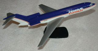 Vintage 1/100 Air Jet Federal Express Boeing 727 - 100f Desktop Airplane Model
