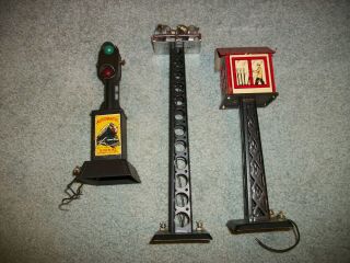 3 Vintage Lionel O Scale Marx Accessories.  Signal Tower,  Auto Signal,  Watchman