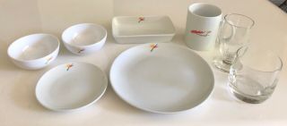 Aloha Airlines 8 - Piece Place Setting - China And Plastic