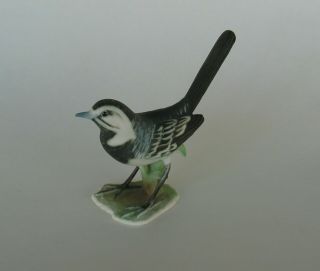 Vtg AK KAISER West Germany WAGTAIL Bird 468 Colored Bisque PORCELAIN FIGURINE 2