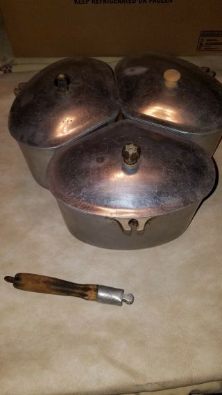 Vintage Hammered Cast Aluminum Triangle Pot Set With Lids And Handle Silver Seal