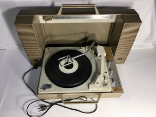 Vintage Ge Wildcat Stereo Record Player Beige Suitcase Style W/ 45 Adapter -