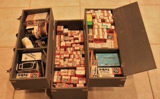Vintage Radio Tv Repairman Vacuum Tube Caddy Case Tool Box With 0ver 100 Tubes