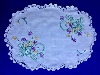Vintage Hand Crocheted Embroidered Floral Linen Doily - 45cm X 33cm