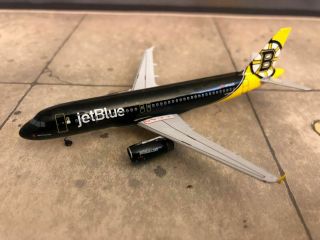 Aeroclassics Jetblue Airways A320 - 232,  Nhl Hockey Boston Bruins Colors.  N632jb
