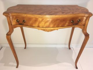 Stunning Early 20th Century Maple Side Table In The French Style