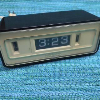 Vintage Ge General Electric Flip Panel Lighted Alarm Clock Model 8127 - 3a