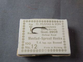 Box Of Vintage Mustad 3906 12 Sproat Fly Hooks 100ea.