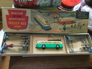 Aristo - Craft Ho Scale Electric Trolley Bus System W/box Made In Germany
