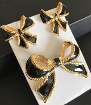 Vintage Kenneth Jay Lane Kjl For Avon Gold Black Enamel Bow Set - Pearl Enhancer