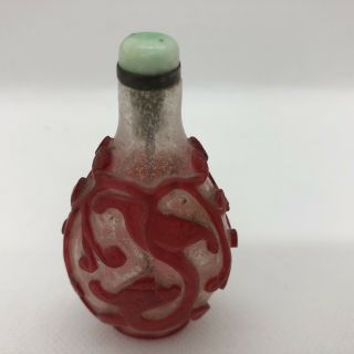 Chinese Glass Overlay Snuff Bottle Red on Snowflake Glass With Scoop 3