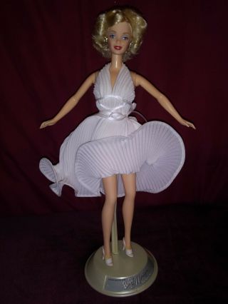 Vintage/unboxed 1997 Marilyn Monroe Barbie The Seven Year Itch Mattel W/stand