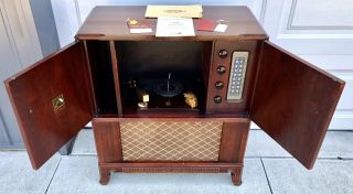 Antique 1949 Rca Victor Victrola Console Tube Radio Phonograph Player Model 8v90