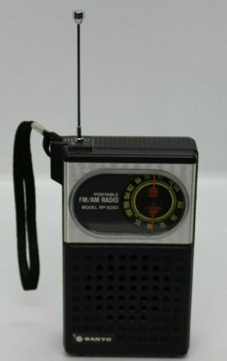 Sanyo Rp5050 Vintage Am Fm Transistor Portable Radio Handheld Rp - 5050